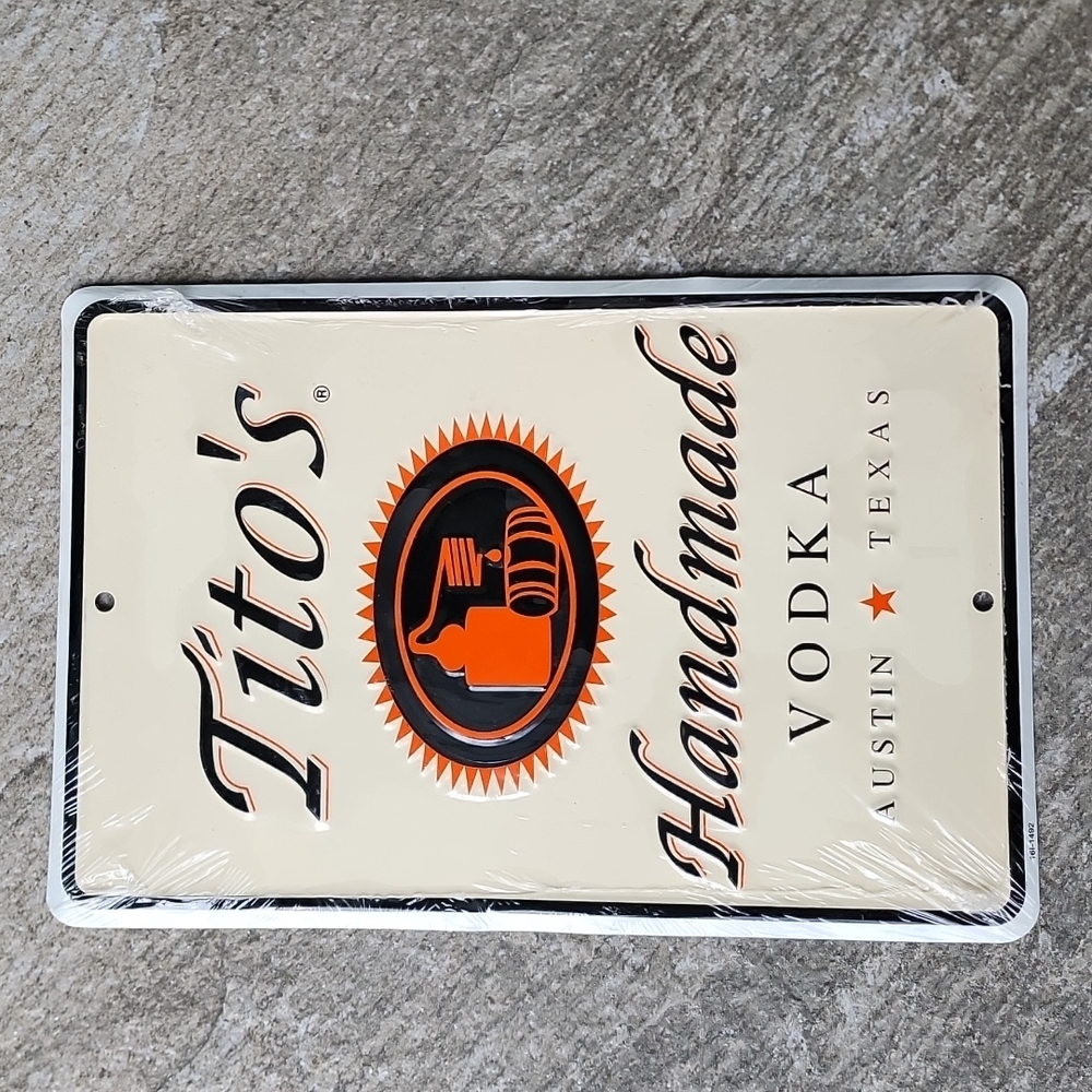 Tito's Sign & Bandana - Picture 6 of 8